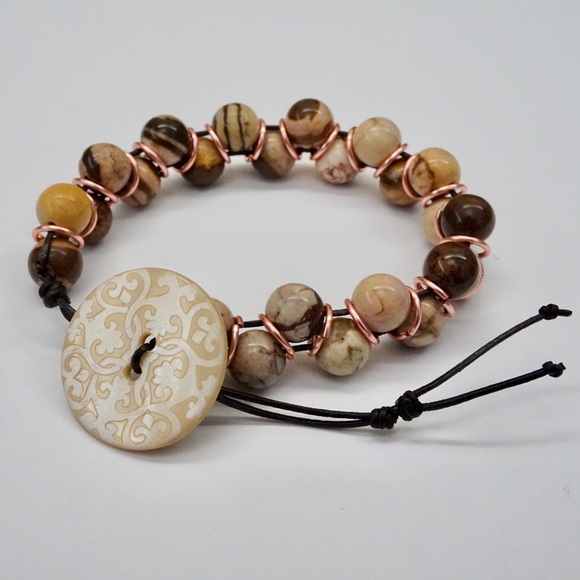 Jewelry - Handmade Beaded Button Bracelet